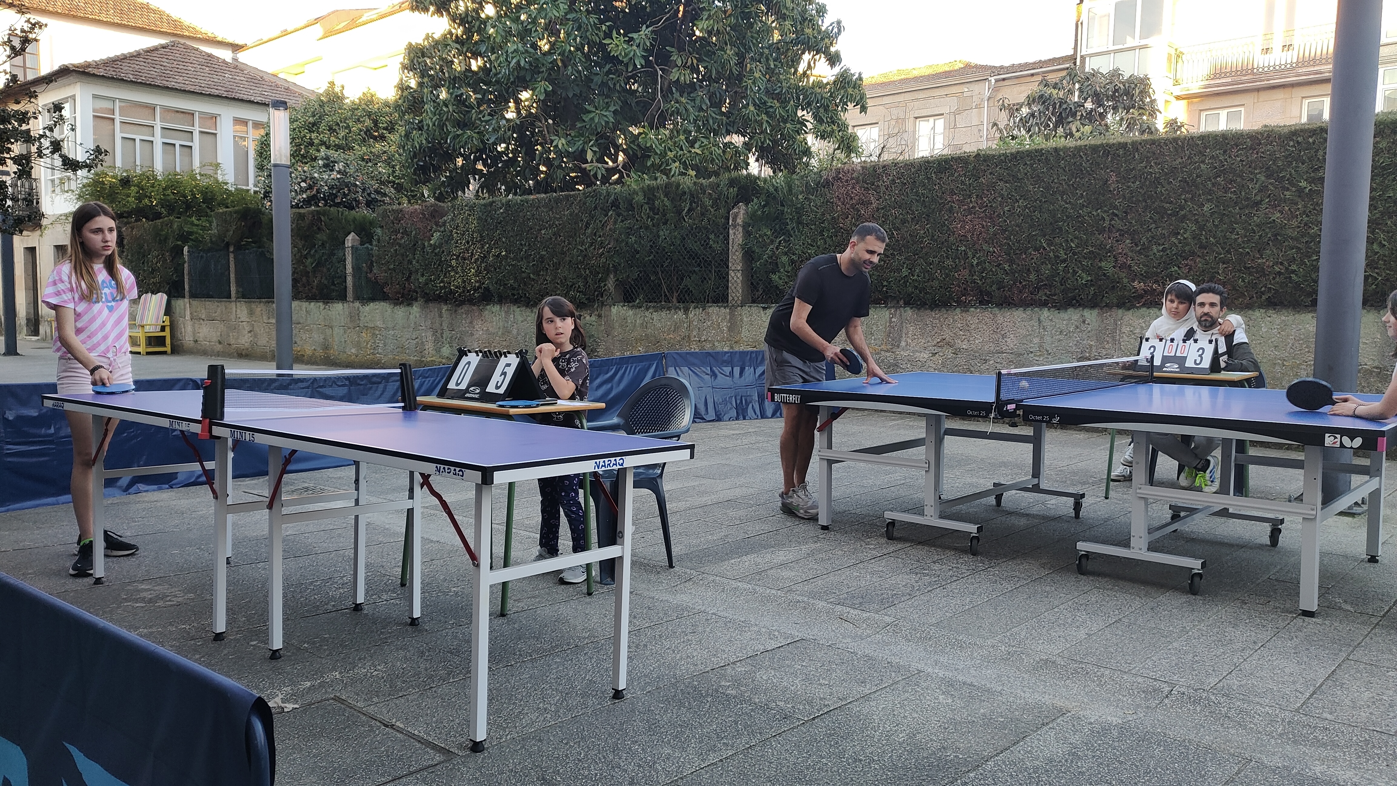 Tenis de mesa na rúa